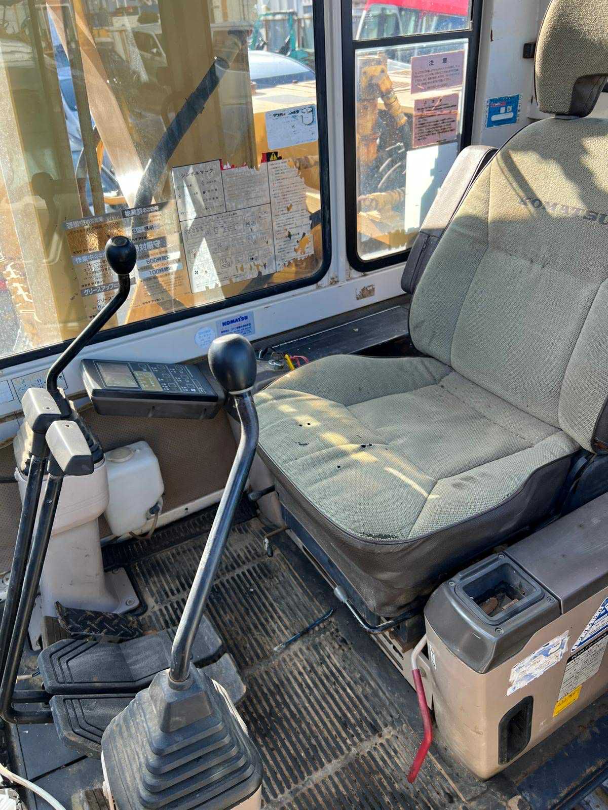 Komatsu PC120-5