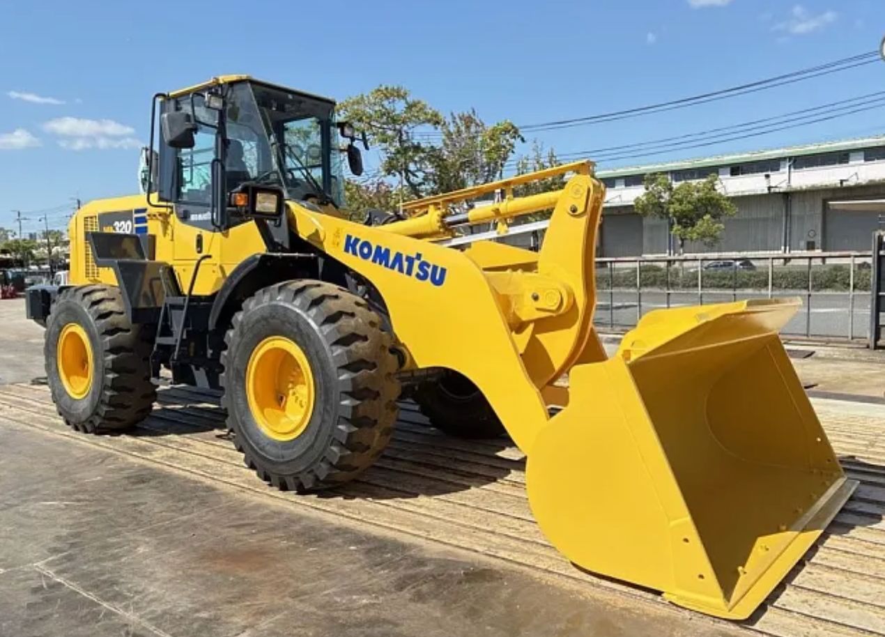 2015 Komatsu WA320-7