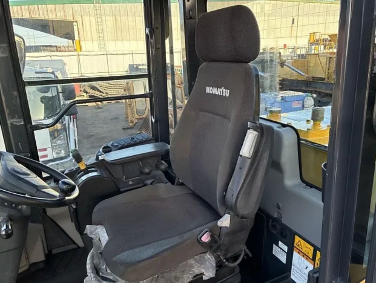 2015 Komatsu WA320-7